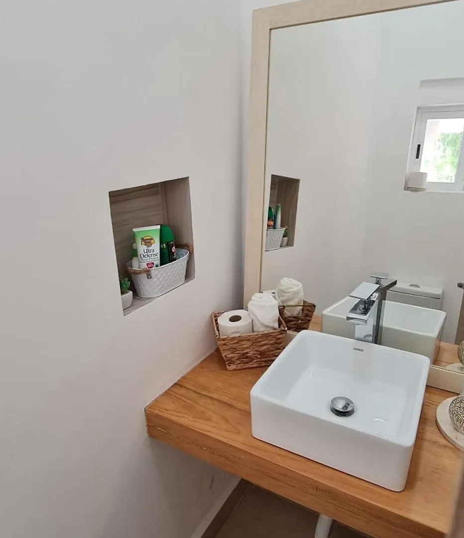 Holiday home Cascadas, Spacious Villa With Workspace, Pool & Fast Wi-Fi Cancun
